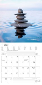 Zen 2023 - Broschürenkalender 30x30 cm (30x60 geöffnet) - Kalender mit Platz für Notizen - mit Lebensweisheiten - Bildkalender - Wandkalender