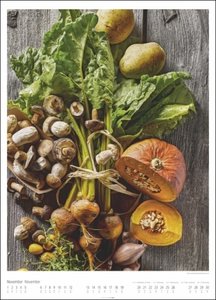Food Gallery 2023. Großer Wandkalender mit 12 dekorativen Lifestyle-Fotos für die Küche. Food-Fotografie mit saisonalen Lebensmitteln Kalender 2023. 49x68 cm Hochformat.