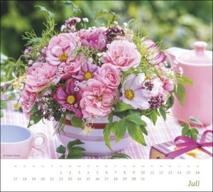 times&more Blumen Bildkalender 2023. Schöner Posterkalender mit 12 Fotos wunderschöner Blumensträuße. Dekorativer Wandkalender mit Blumen-Fotos. 30x27 cm