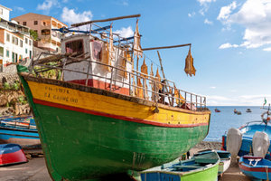 Premium Textil-Leinwand 90 cm x 60 cm quer Fischerboot in Camara de Lobos