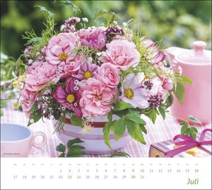 times&more Blumen Bildkalender 2023. Schöner Posterkalender mit 12 Fotos wunderschöner Blumensträuße. Dekorativer Wandkalender mit Blumen-Fotos. 30x27 cm