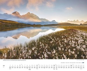 Hohe Berge – Stille Seen 2024 – Wandkalender 52 x 42,5 cm – Spiralbindung