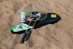 Talbot-Torro Badminton-Set 2-Attacker, 2 Schläger, 2 Federbälle, in wertiger Tasche