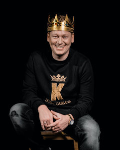 Knossi – König des Internets