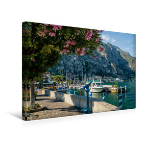 Premium Textil-Leinwand 45 cm x 30 cm quer GARDASEE Hafen und Uferpromenade in Limone sul Garda