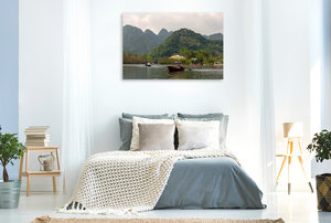 Premium Textil-Leinwand 120 cm x 80 cm quer vietnamesische Flusslandschaft