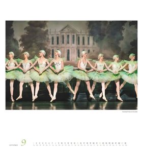 Zauberhaftes Ballett 2024 – Wandkalender 45,0 x 48,0 cm – Spiralbindung