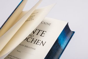 Tinte und Knochen – Die Magische Bibliothek