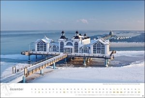Ostsee Globetrotter Kalender 2023. Raue Küsten und behagliche Strandkörbe in einem großformatigen Fotokalender. Dekorativer Wandkalender XXL für Urlaubsfeeling zu Hause.