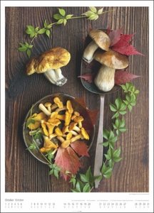 Food Gallery 2024. Großer Wandkalender mit 12 dekorativen Lifestyle-Fotos für die Küche. Food-Fotografie mit saisonalen Lebensmitteln. Kalender 2024. 49x68 cm Hochformat.
