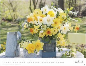 Blumenpracht Posterkalender 2023. Wandkalender mit 12 Fotos von wunderschönen Blumensträußen. Dekorativer Kalender mit zarten Blüten. 44x34 cm. Querformat