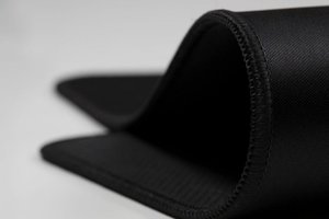 TRACTION (XL) Textured Control Surface Mousepad für PC und Mac
