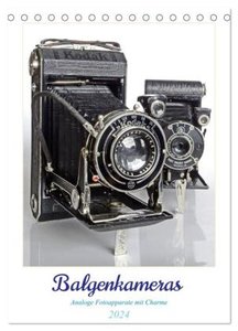 Balgenkameras - Analoge Fotoapparate mit Charme (Tischkalender 2024 DIN A5 hoch), CALVENDO Monatskalender