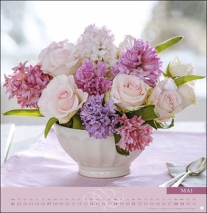 Rosenduftkalender 2023. Duftender Posterkalender für die Wand mit 12 prachtvollen Fotos der schönsten Rosen. Dekorativer Wandkalender mit Tipps und Rezepten