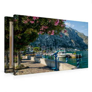 Premium Textil-Leinwand 75 cm x 50 cm quer GARDASEE Hafen und Uferpromenade in Limone sul Garda