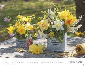 Blumenpracht Posterkalender 2024. Wandkalender mit 12 Fotos von wunderschönen Blumensträußen. Dekorativer Kalender mit zarten Blüten. 44 x 34 cm. Querformat