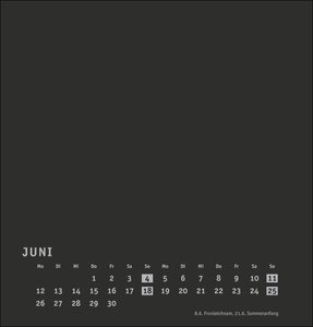 Bastelkalender 2023 Premium schwarz mittel. Blanko-Kalender zum Basteln mit extra Titelblatt für eine persönliche Gestaltung. Foto- und Bastelkalender 2023.