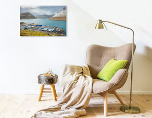 Premium Textil-Leinwand 75 cm x 50 cm quer Färöer Inseln - Klaksvik