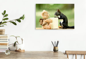 Premium Textil-Leinwand 75 cm x 50 cm quer Eichhörnchen mit Freund Teddy im Gespräch