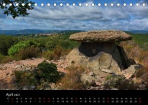 Frankreichs geheimnisvoller Süden - Dolmen und Menhire im Languedoc-Roussillon (Tischkalender 2023 DIN A5 quer)