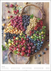 Food Gallery 2024. Großer Wandkalender mit 12 dekorativen Lifestyle-Fotos für die Küche. Food-Fotografie mit saisonalen Lebensmitteln. Kalender 2024. 49x68 cm Hochformat.