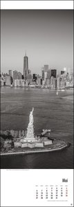 New York Vertical 2024 Kalender. Beeindruckende Schwarz-Weiß-Aufnahmen in einem länglichen Kalender - passend zur New Yorker Skyline. Dekorativer Wand-Kalender.