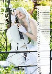 Weißes Cello auf Reisen