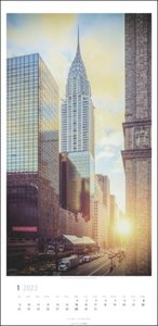 City Lights Kalender 2023. Langer Wandkalender mit außergewöhnlichen Fotografien internationaler Großstädte. XXL Kalender mit 12 atemberaubenden Fotos. 33x68 cm.