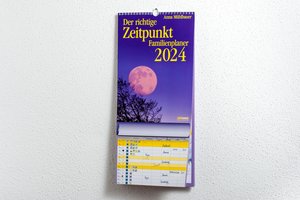 Der richtige Zeitpunkt Familienplaner 2024  - Monats-Wandkalender zum Aufhängen, mit Spiralbindung, 22,4 x 48,5 cm
