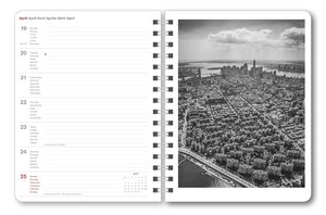 N NEUMANNVERLAGE - New York 2025 Diary, 16,5x21,6cm, Taschenkalender mit zwölf Bildseiten und Notizseiten, herausnehmbaren Planer, Jahres- und Monatsübersicht und internationales Kalendarium