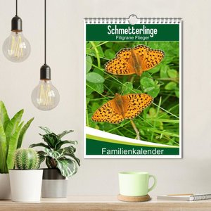 Schmetterlinge: Filigrane Flieger / Familienkalender (Wandkalender 2024 DIN A4 hoch), CALVENDO Monatskalender