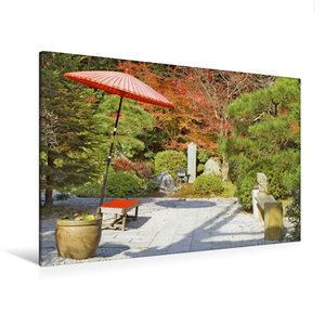 Premium Textil-Leinwand 120 cm x 80 cm quer Eine Oase der Ruhe - ein japanischer Teegarten im Herbst mit rotem Sonneschirm und kleiner Sitzbank