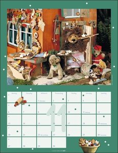 Teddybären-Kalender 2023. Foto-Wandplaner mit niedlichen Teddys. Jeden Monat ein liebevoll arrangiertes Bären-Foto im Format 30x39 cm. Mit Platz zum Eintragen.