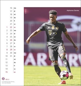 FC Bayern München Postkartenkalender 2022